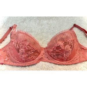 Victoria’s Secret Dream Angels Unlined-Uplift 32C Bra in Light Pink